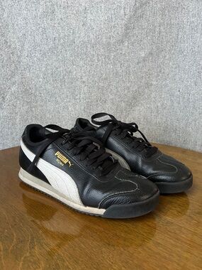 Puma Roma Men's Black and White Leather Sneakers